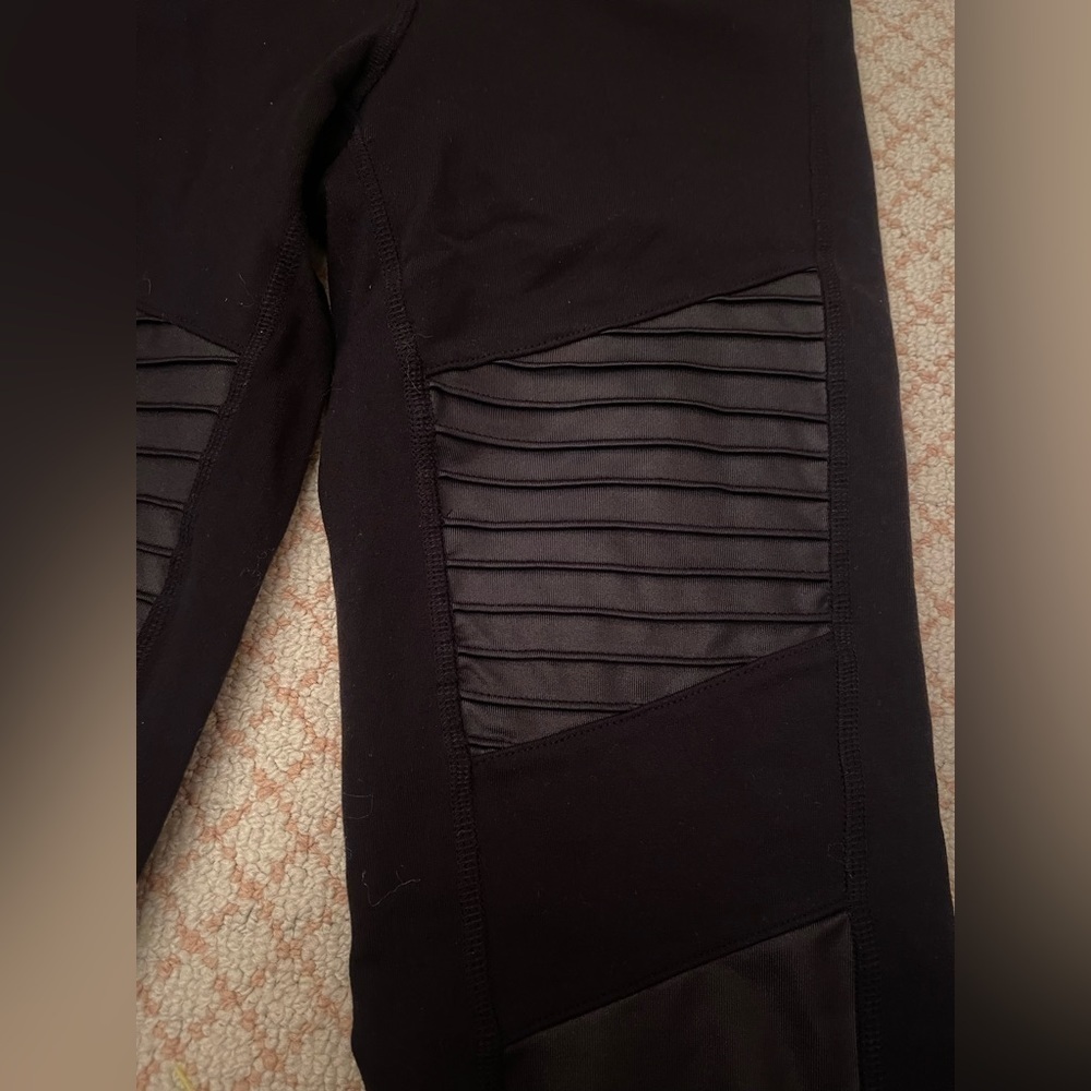 Alo black faux leather Moto style leggings full length women’s size small - Picture 3 of 7